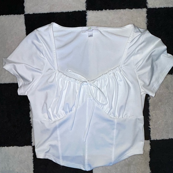 Size Large White “Life in the Moment” short sleeve blouse/shirt cropped. - Picture 5 of 6